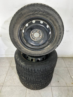 Колеса NOKIAN TYRES  Зимние шипованные 185/65/15