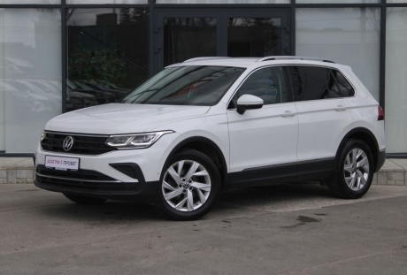 Volkswagen Tiguan II Рестайлинг 2021 года с пробегом 56 293 км