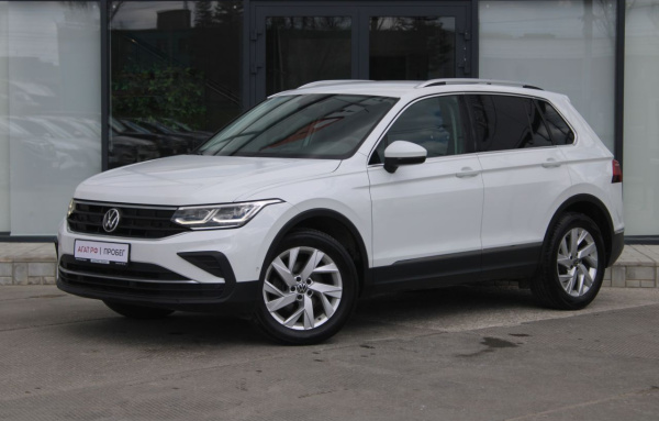 Volkswagen Tiguan II Рестайлинг 2021 года с пробегом 56 293 км, фото 1