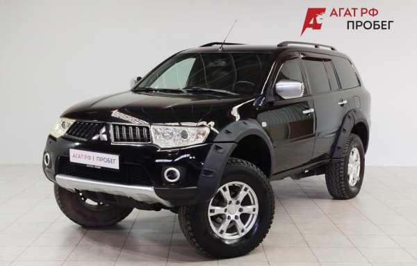 Mitsubishi Pajero Sport 2012 года с пробегом 216 962 км, фото 1